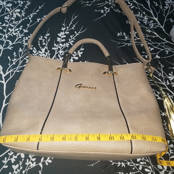 Giovana Great condition purse never used large - Picture 3 of 7